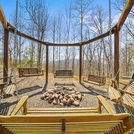 Stairway To Heaven Cabin By Staycating جاتلينبرج المظهر الخارجي الصورة