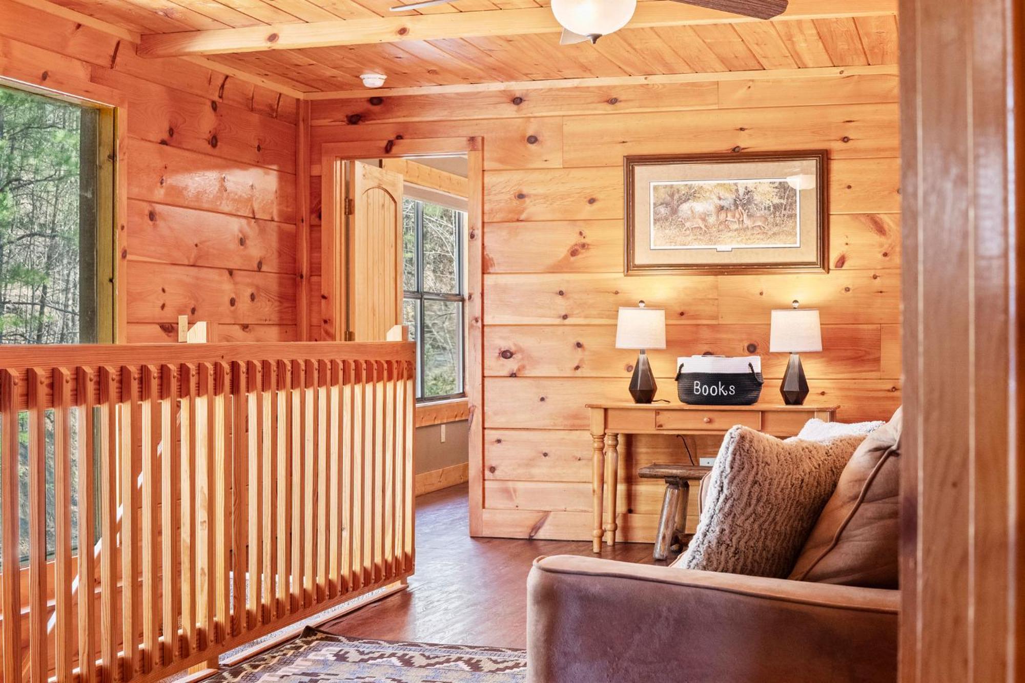 Stairway To Heaven Cabin By Staycating جاتلينبرج المظهر الخارجي الصورة